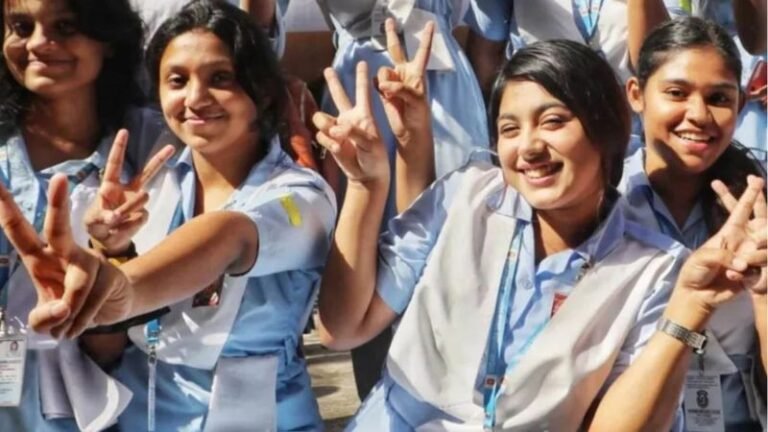 এসএসসি ও সমমানের ফল প্রকাশ: পাসের হার ৬২.২৫ শতাংশ, উত্তীর্ণ লাখো শিক্ষার্থী