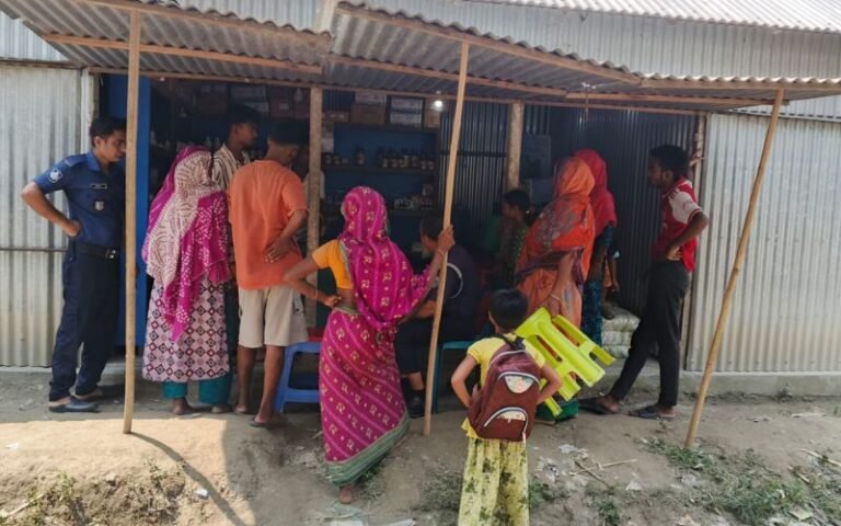 দৌলতপুরে সারের দোকানে চুরি, সার-কীটনাশক ও নগদ টাকাসহ ৯ লাখ টাকার মালামাল খোয়া যাওয়ার অভিযোগ