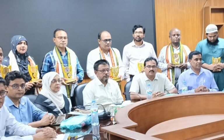 চার ক্যাটাগরিতে মানিকগঞ্জ সদর উপজেলার ৮ শিক্ষককে সম্মাননা প্রদান