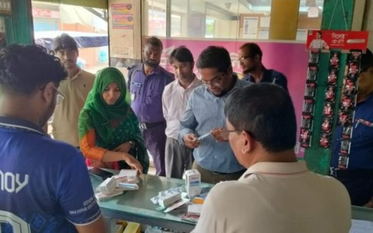 দৌলতপুরে মেয়াদোত্তীর্ণ ওষুধ বিক্রির দায়ে তিন ফার্মেসিকে জরিমানা
