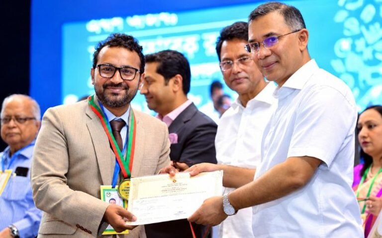 জাতীয় পর্যায়ে গুণী শিক্ষক সম্মাননা পেলেন শিবালয় সরকারি উচ্চ বিদ্যালয়ের শিক্ষক হাবিবুর রহমান