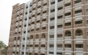 আদালত ভবন থেকে পড়ে বরিশাল সরকারি মহিলা কলেজের ক্যাশিয়ারের মৃত্যু