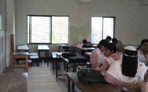 ক্লাস ফাঁকা রেখে ‘ও বন্ধু লাল গোলাপী’ গানে মাতোয়ারা কলেজের শিক্ষকরা