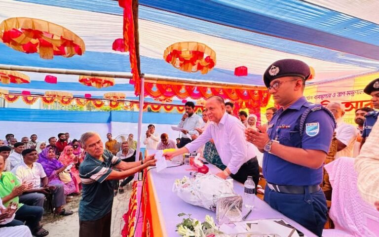 দুর্গাপূজায় কেউ বিশৃঙ্খলা করলে ছাড় নয়: এমপি শান্ত