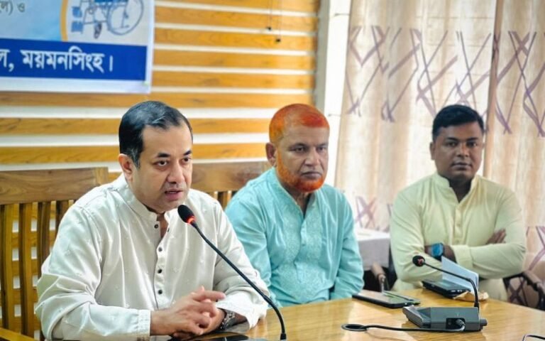 দুর্গাপূজায় শান্তি-শৃঙ্খলা ও সম্প্রীতি বজায় রাখার আহ্বান তথ্য প্রতিমন্ত্রীর