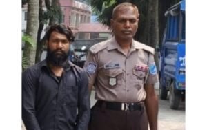 সাটুরিয়ায় ১০০ পিস ইয়াবা ও ১০ লিটার মদসহ আটক ২