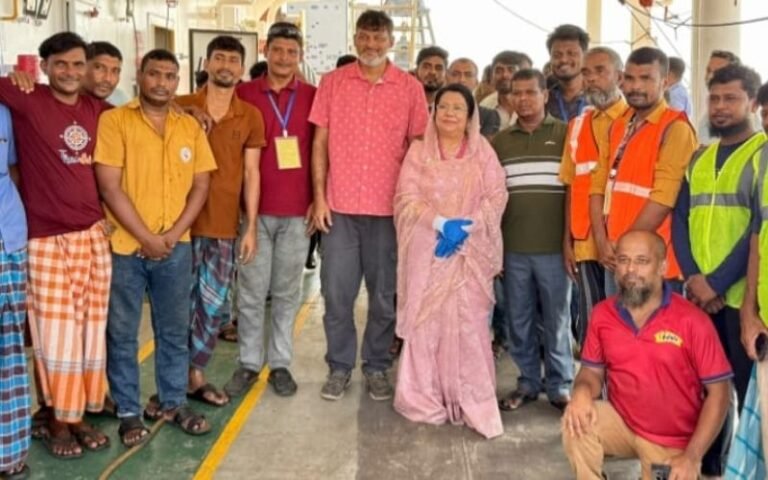 যুক্তরাষ্ট্র থেকে আমদানি করা গমের মান যাচাইয়ে কঠোর নির্দেশ খাদ্যমন্ত্রীর